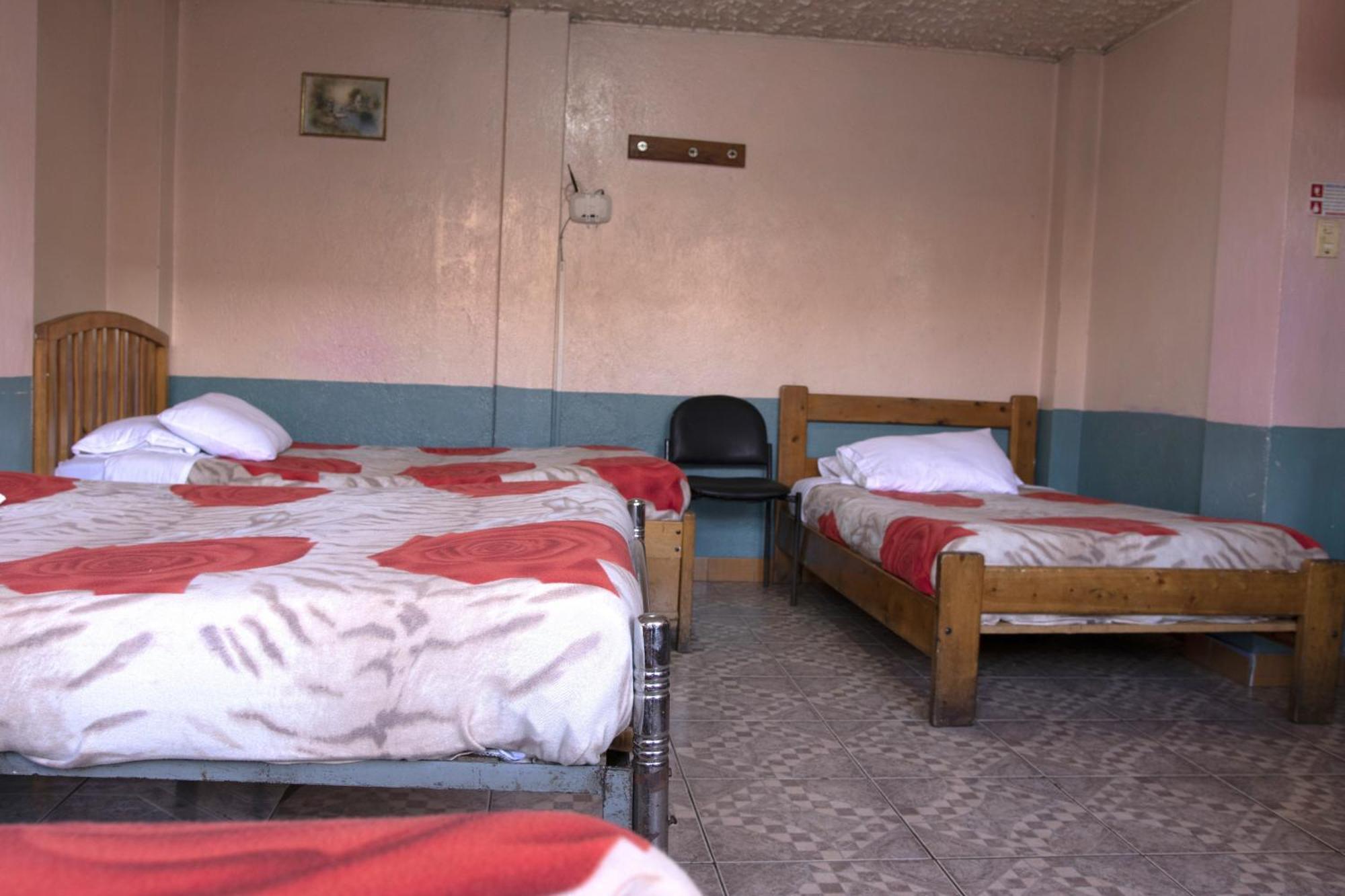 Hostal Carlos Luis Quito Exterior foto